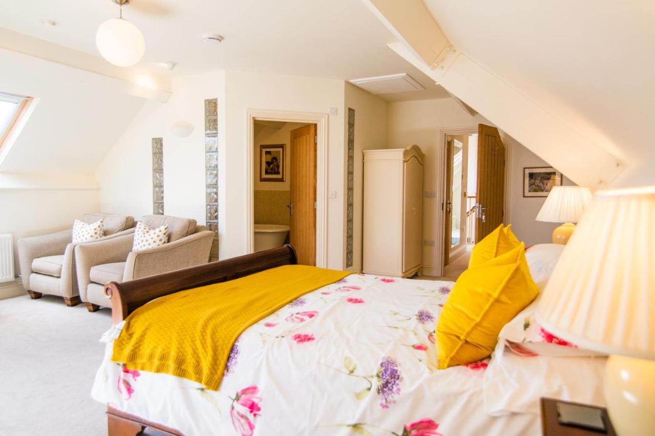 Higher Weddicott Barn Holiday Cottage - Self Catering Чагфорд Экстерьер фото